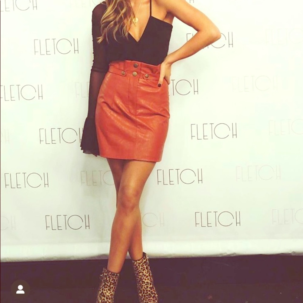 Fletch red skirt
